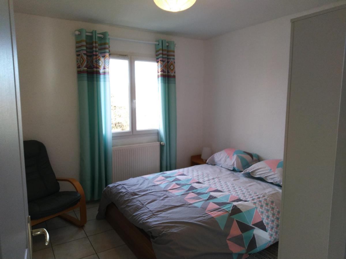 Logis Saint Austremoine Apartment Issoire Bagian luar foto